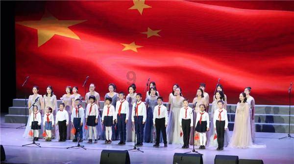 大型警车找轮胎